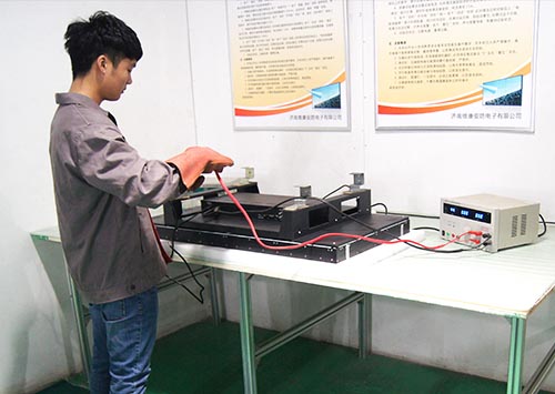 如何选择拼接屏厂家