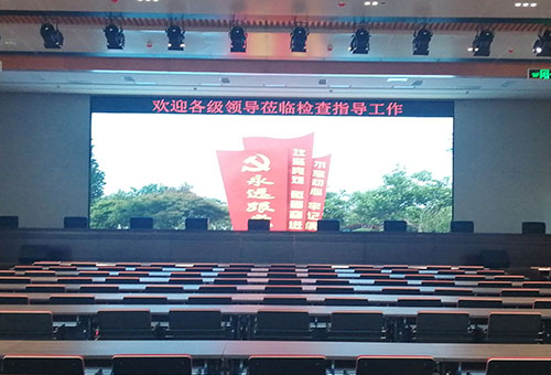 室内大屏幕显示屏用液晶还是LED，哪种好？